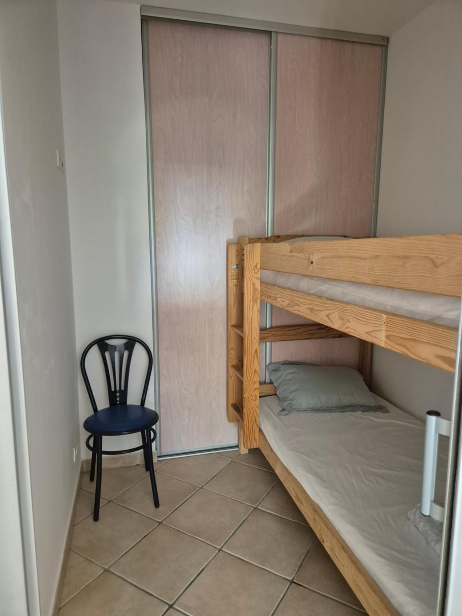 Joli Appartement Climatise Avec Terrasse A Moin 10 Minutes A Pieds De La Plage Calvi  Dış mekan fotoğraf